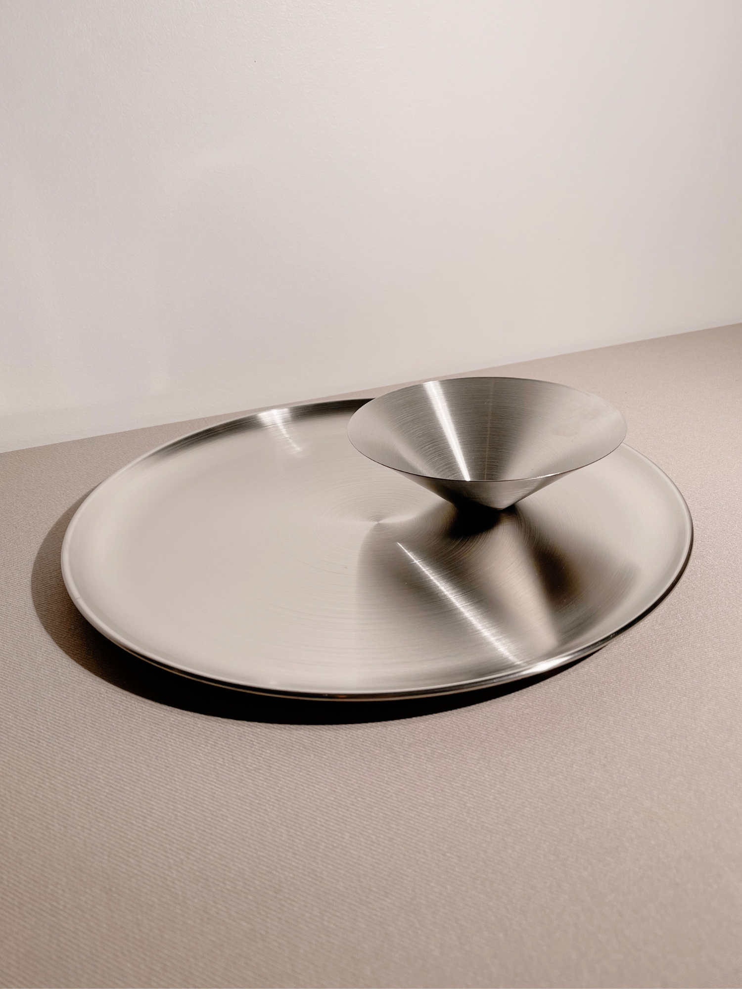 META Plate - Brushed Silver