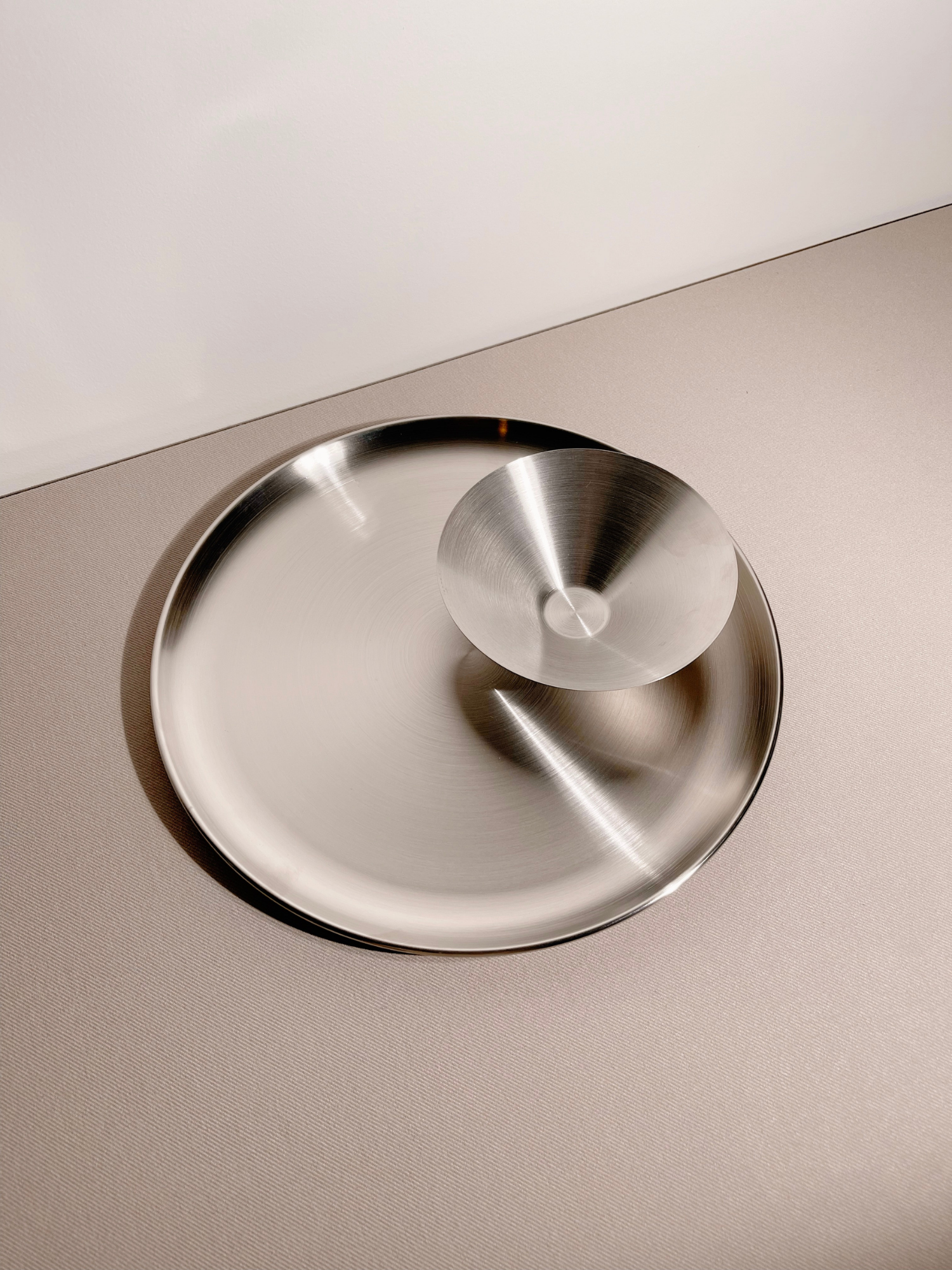 META Plate - Brushed Silver