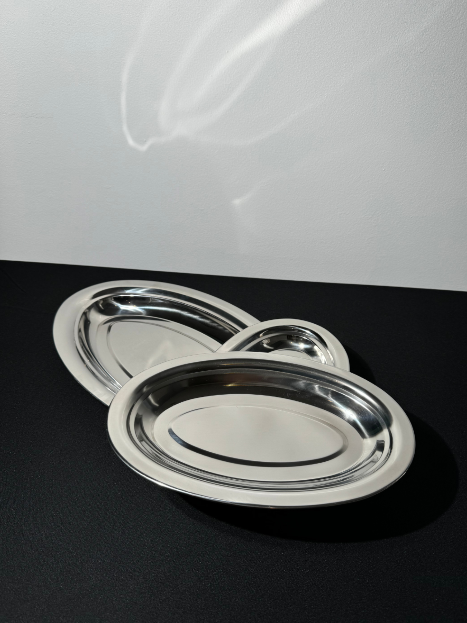 META Oval Service Tray