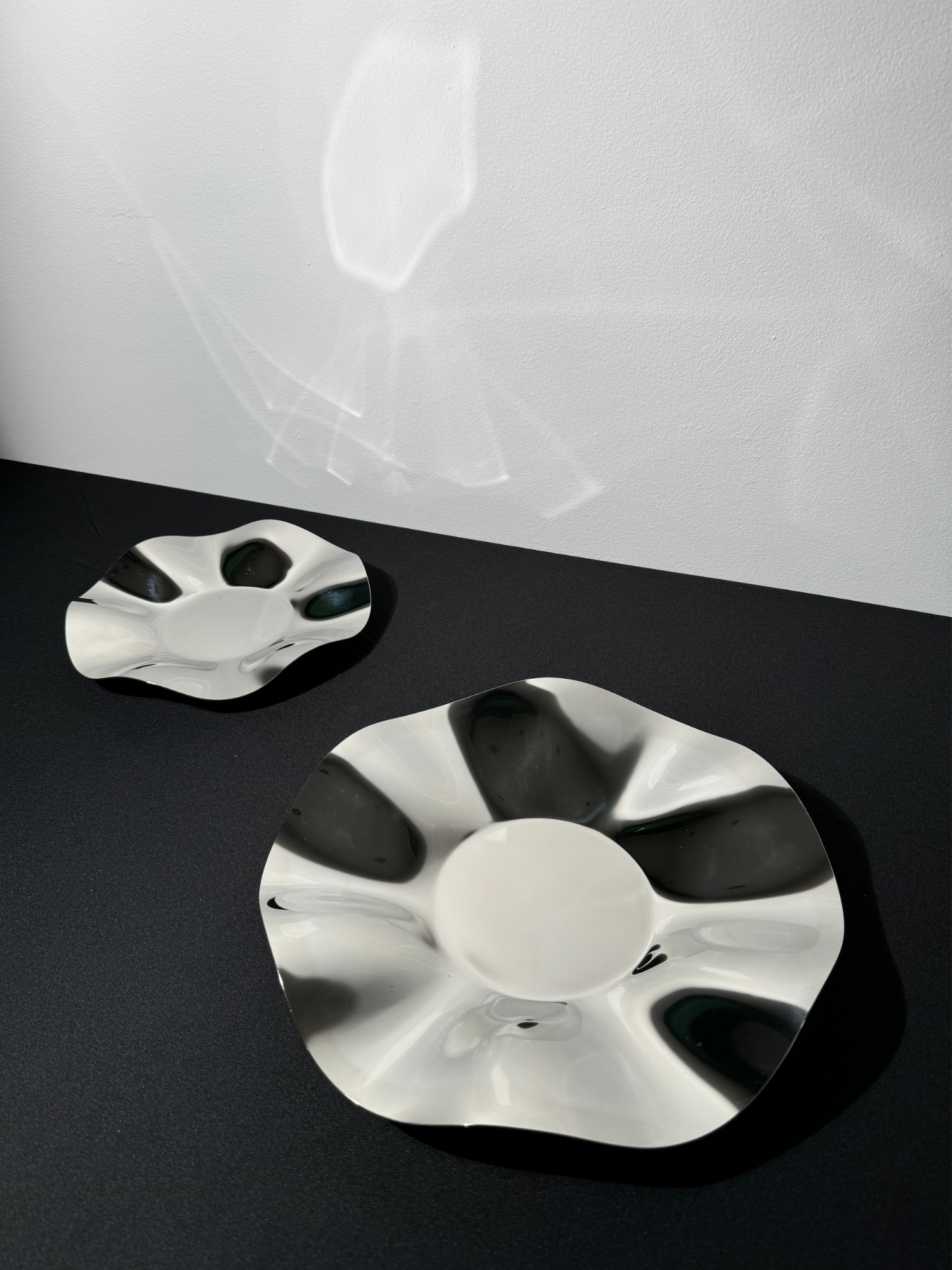 CHROMA Curved Serving Plate