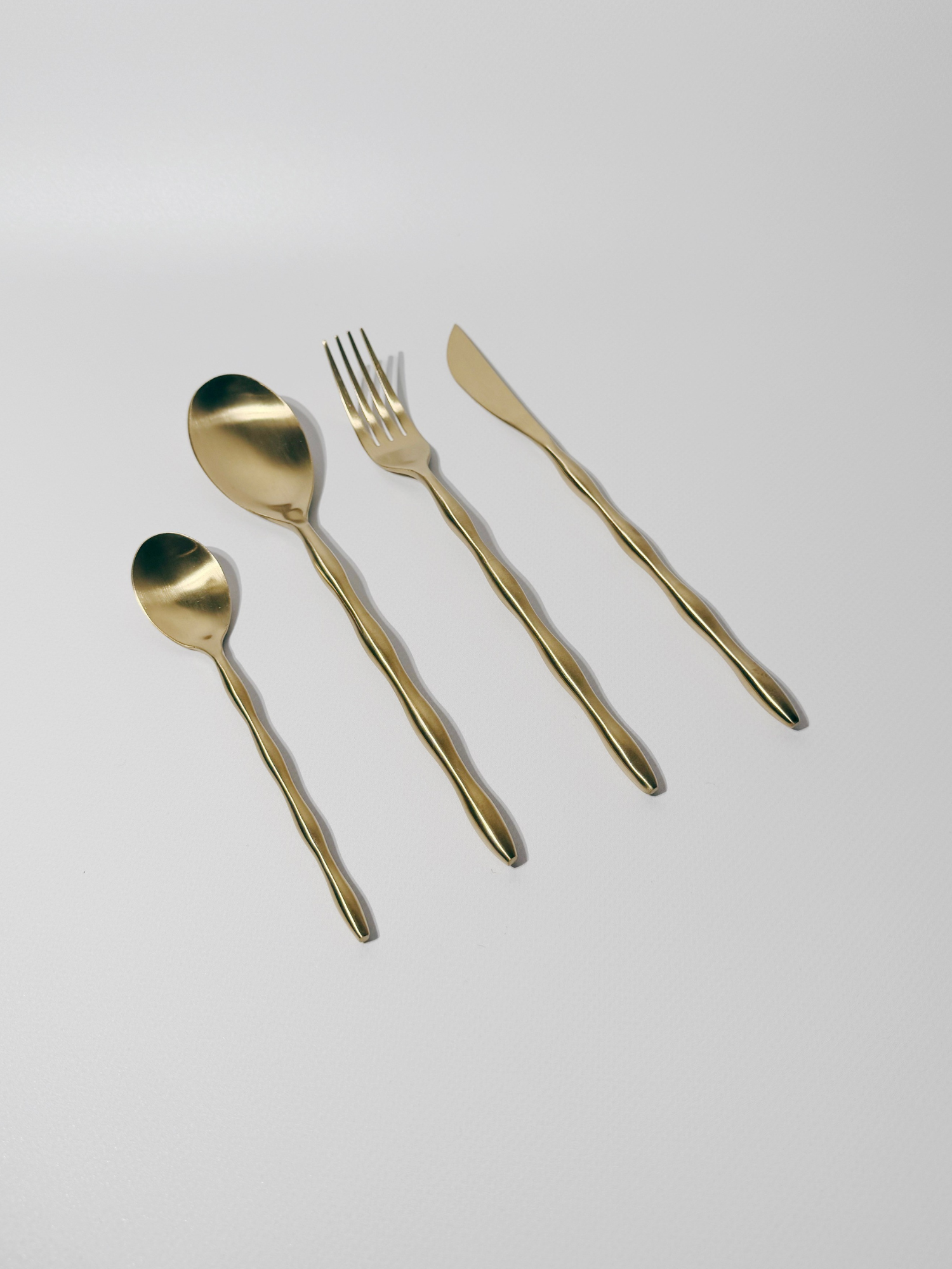 META Curve Cutlery - Brushed Gold